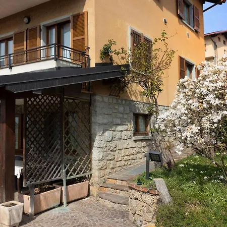 Apartment Mara House, Ospitar